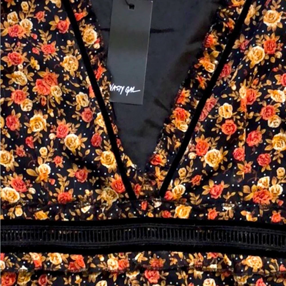 ❤️ NASTY GAL ❤️ COLLECTION FLORAL BABY DOLL MINI DRESS . - Picture 6 of 9